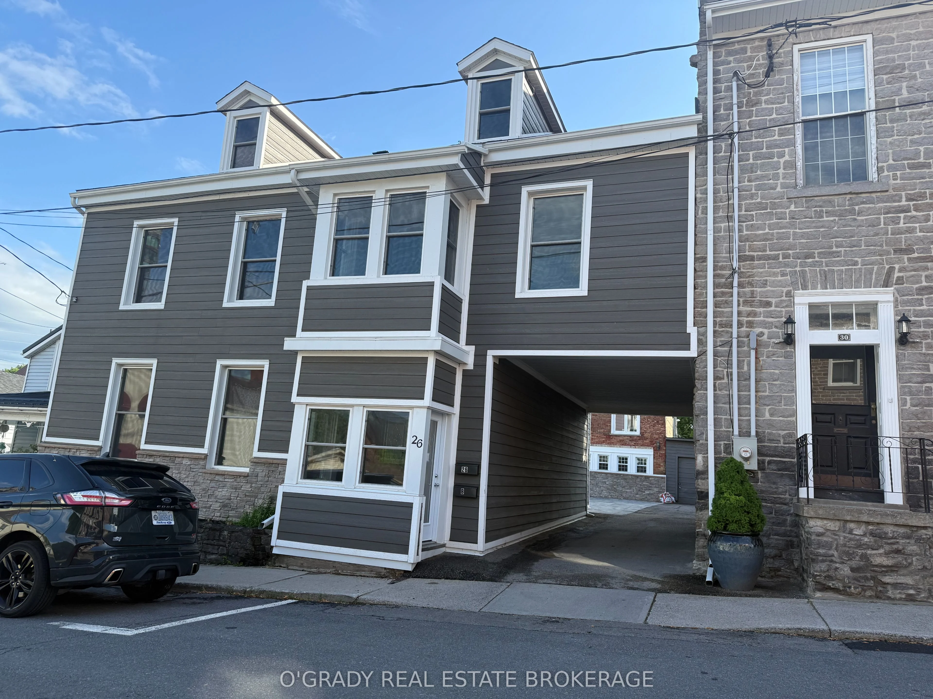 26 Apple Street, Brockville, ON K6V 4X8