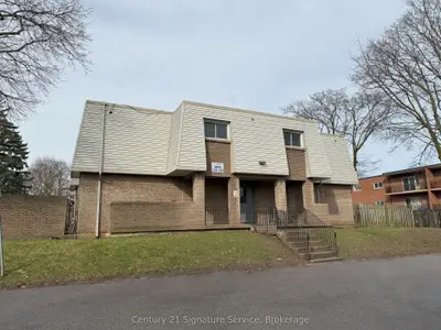 Condo Townhouse in St. Catharines