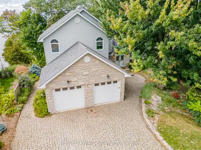 Detached in Bluewater