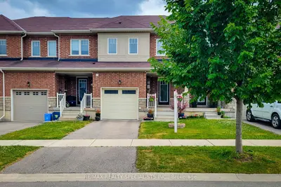 Att/Row/Townhouse in Brantford