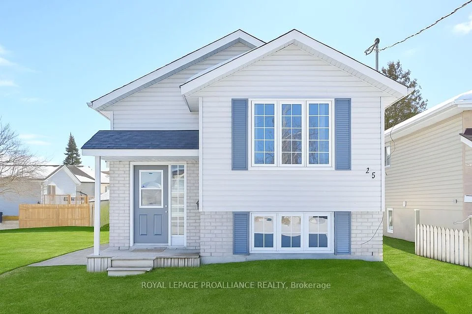 25 Metcalfe Street A, Quinte West, ON K8V 6S9