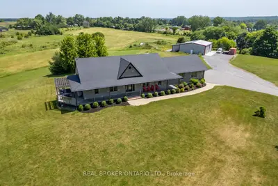Detached in Prince Edward County