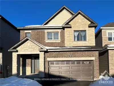 Detached in Kanata