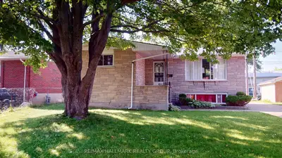 Detached in Gananoque