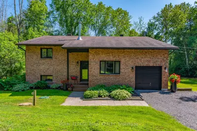 Detached in Beckwith
