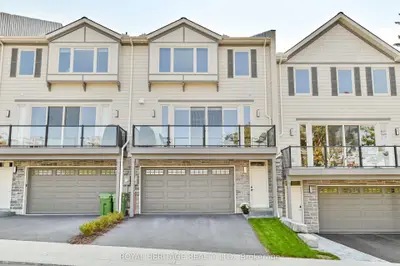 Att/Row/Townhouse in Prince Edward County