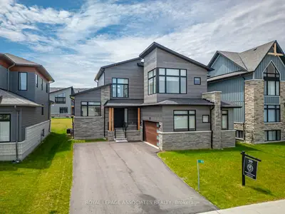 Detached in Blue Mountains