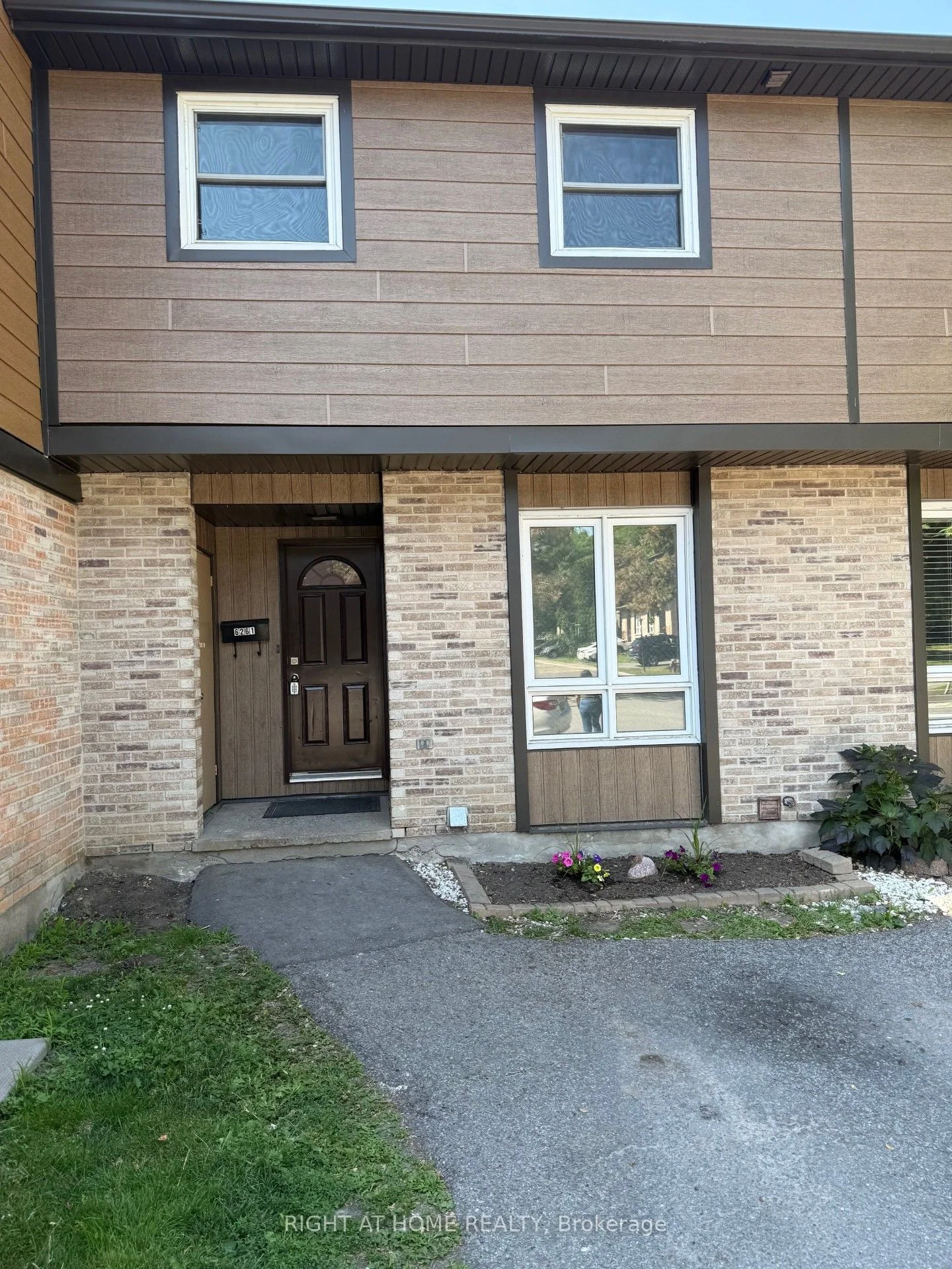 6261 Castille Court, Orleans - Convent Glen and Area, ON K1C 1X4