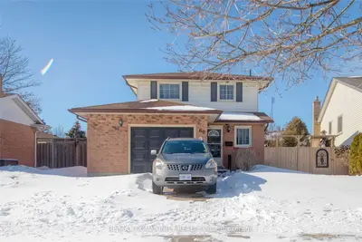 Detached in Thorold