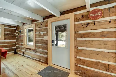Detached in Hastings Highlands