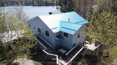 Detached in Hastings Highlands