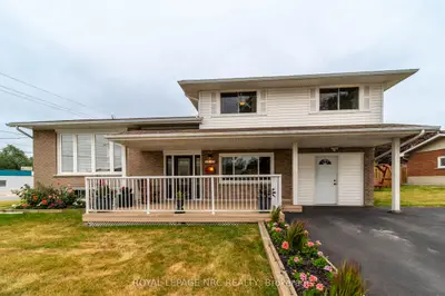 Detached in Niagara Falls