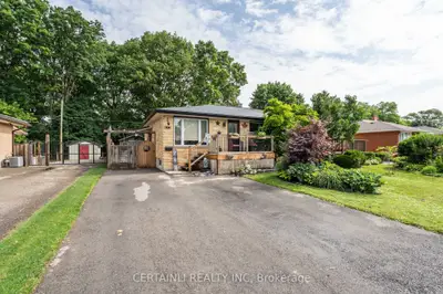 Semi-Detached in London East
