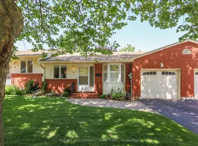 Att/Row/Townhouse in Grimsby