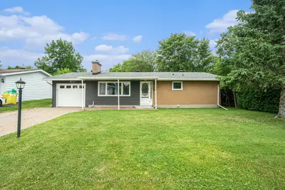 Detached in Crystal Bay - Rocky Point - Bayshore