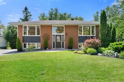Detached in South of Baseline to Knoxdale