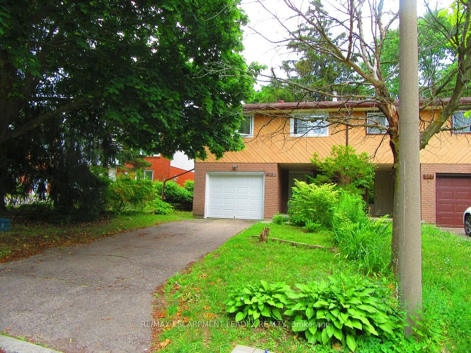 377 CHURCHILL Court A, Waterloo, ON N2L 6B4