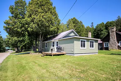 Detached in Northern Bruce Peninsula