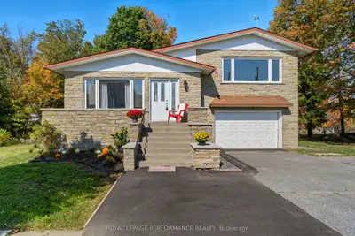 Detached in East Hawkesbury