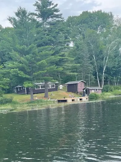 Detached in Whitestone