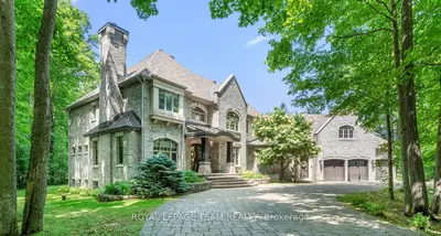 Detached in Kanata