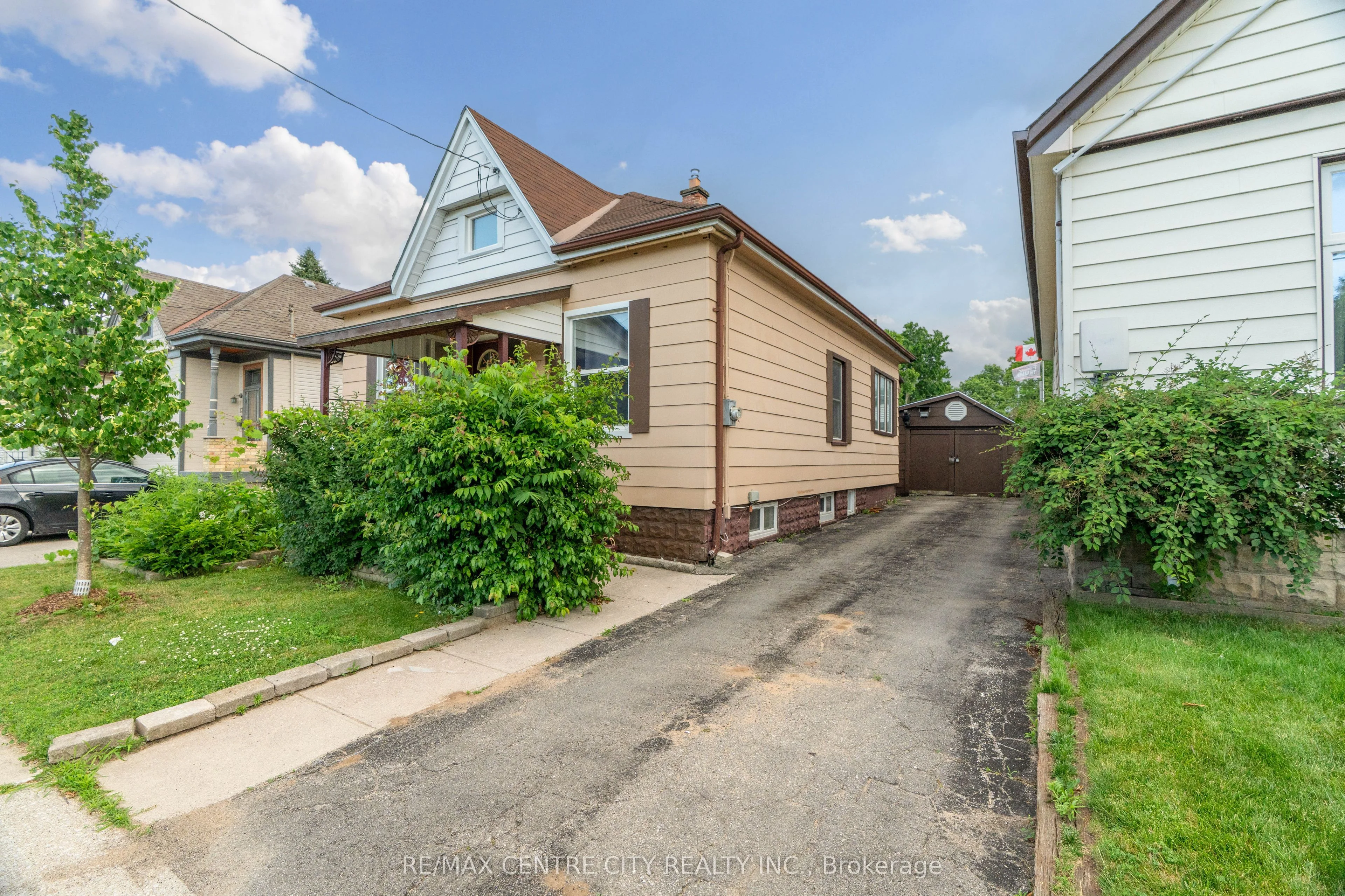 11 ROSEWOOD Avenue, London East, ON N5Z 1L1