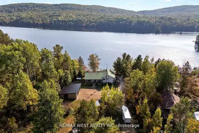 Detached in South Algonquin