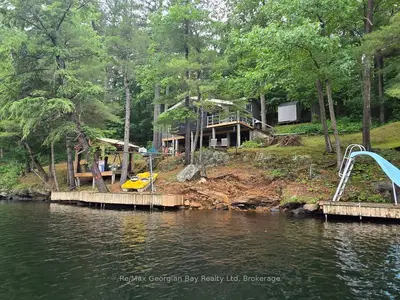 Detached in Muskoka Lakes