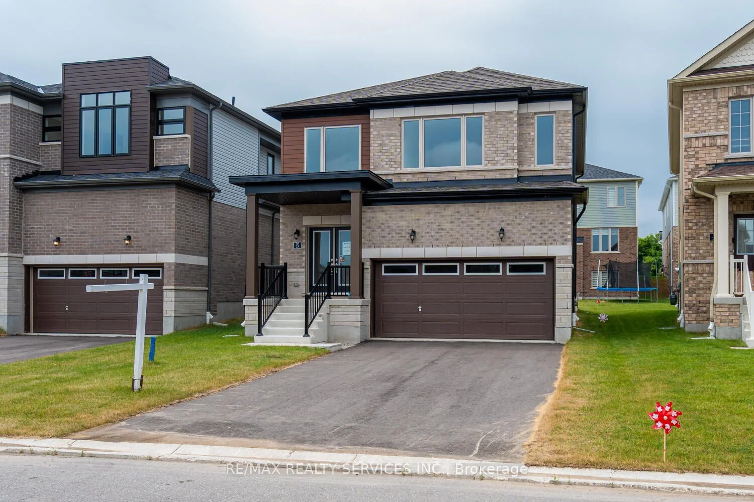 Detached in Brant