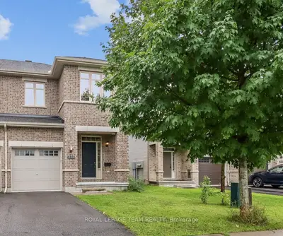 Att/Row/Townhouse in Kanata