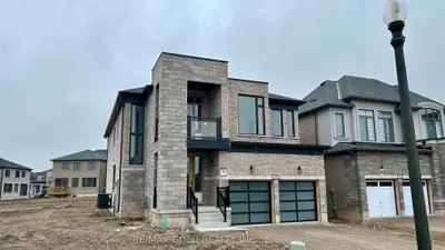 Detached in Woodstock