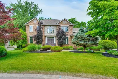 Detached in Niagara Falls