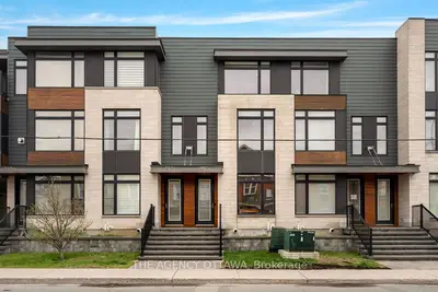 Att/Row/Townhouse in West Centre Town
