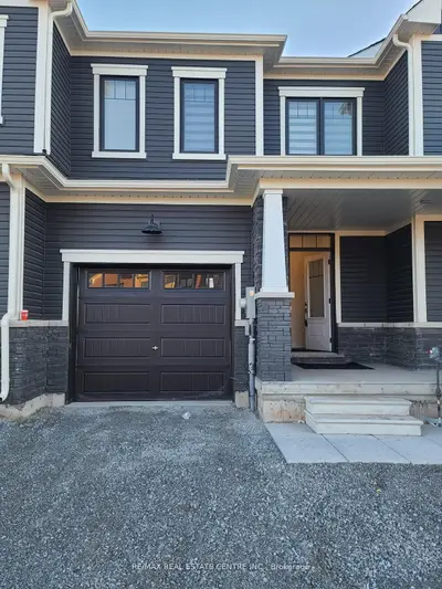 Att/Row/Townhouse in Welland