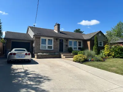 Detached in Thorold