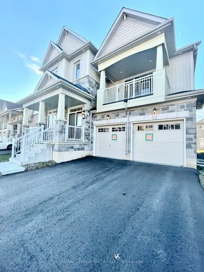 Detached in Niagara Falls