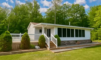 Detached in Curve Lake First Nation 35