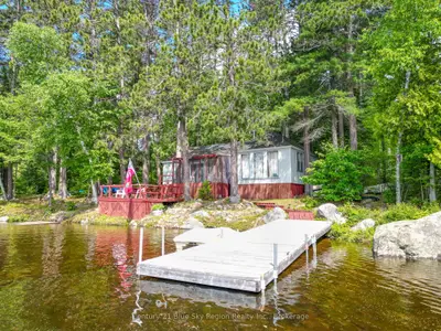 Detached in Papineau-Cameron