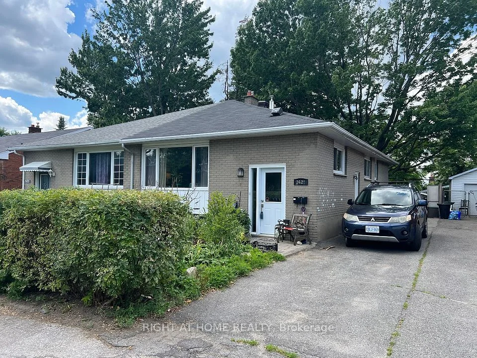 2421 IRIS Street, Parkway Park - Queensway Terrace S and Area, ON K2C 1C7