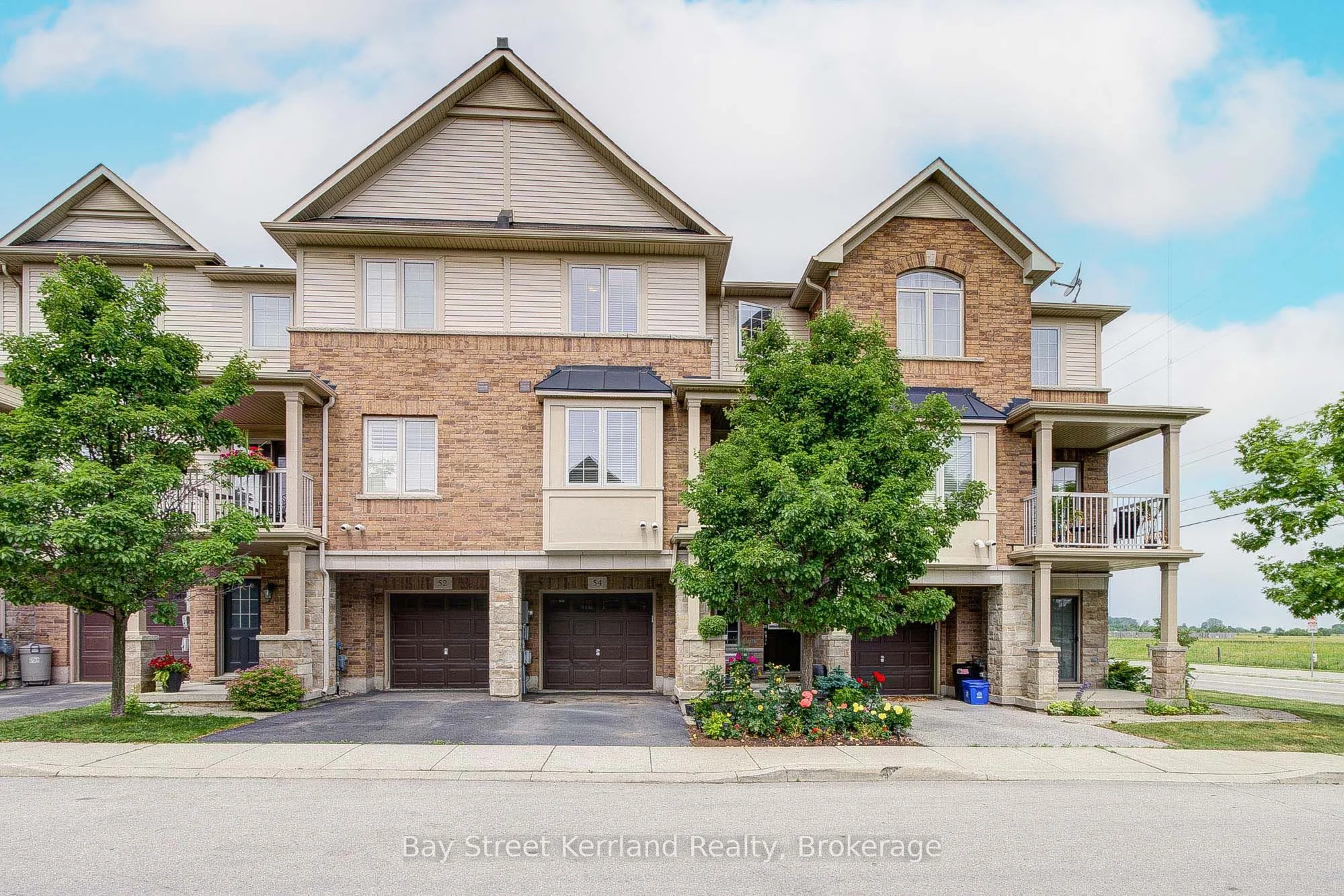 Att/Row/Townhouse in Grimsby