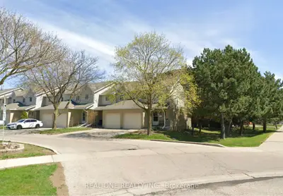 Condo Townhouse in Kitchener