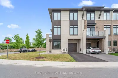 Att/Row/Townhouse in Orleans - Cumberland and Area