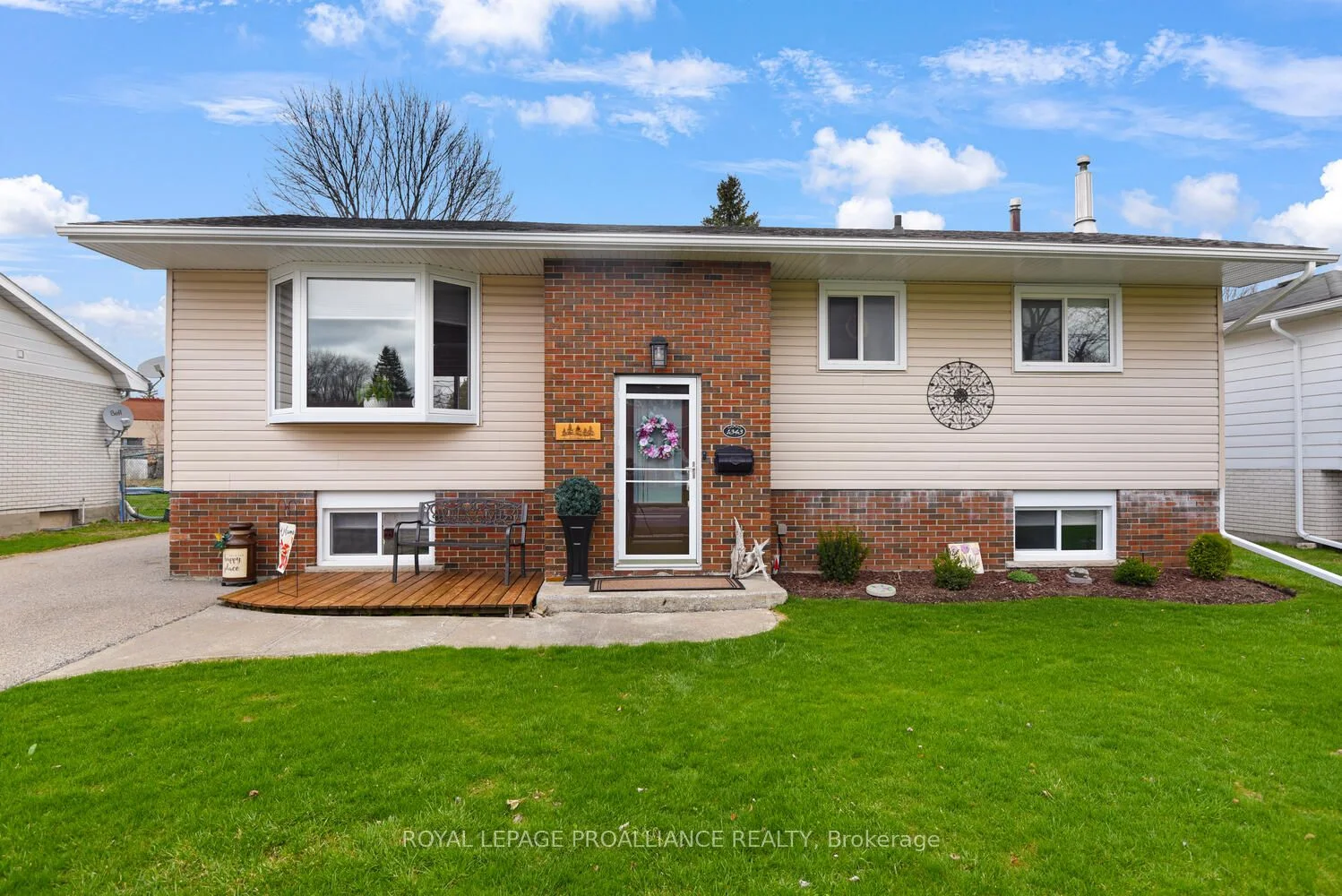 1343 Borden Crescent, Brockville, ON K6V 5X7