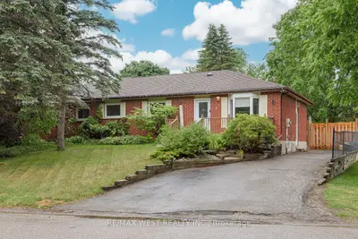 Semi-Detached in Erin