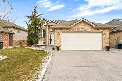 Detached in Lakeshore