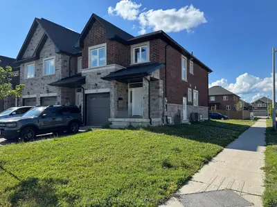 Att/Row/Townhouse in Hamilton