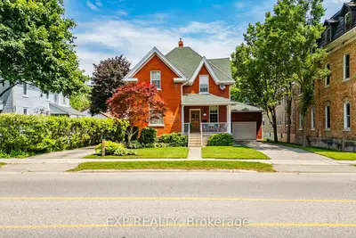 Detached in North Perth