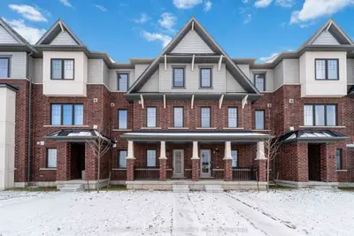 Att/Row/Townhouse in Hamilton