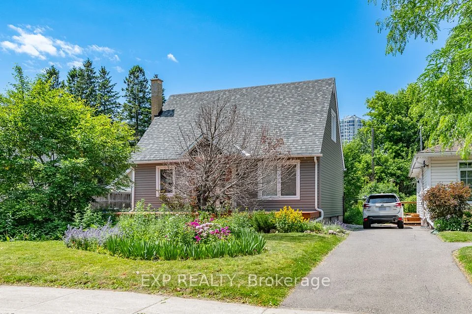 1552 Caledon Street, Alta Vista and Area, ON K1G 0H9