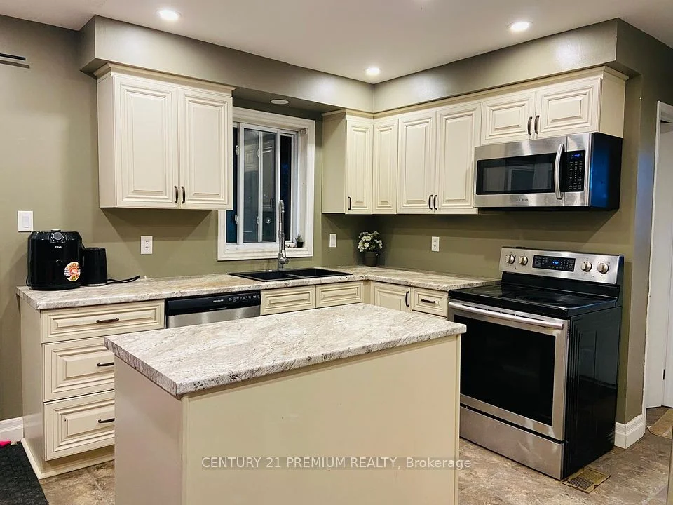 1805 ALDERSBROOK Gate, London North, ON N6G 3M4